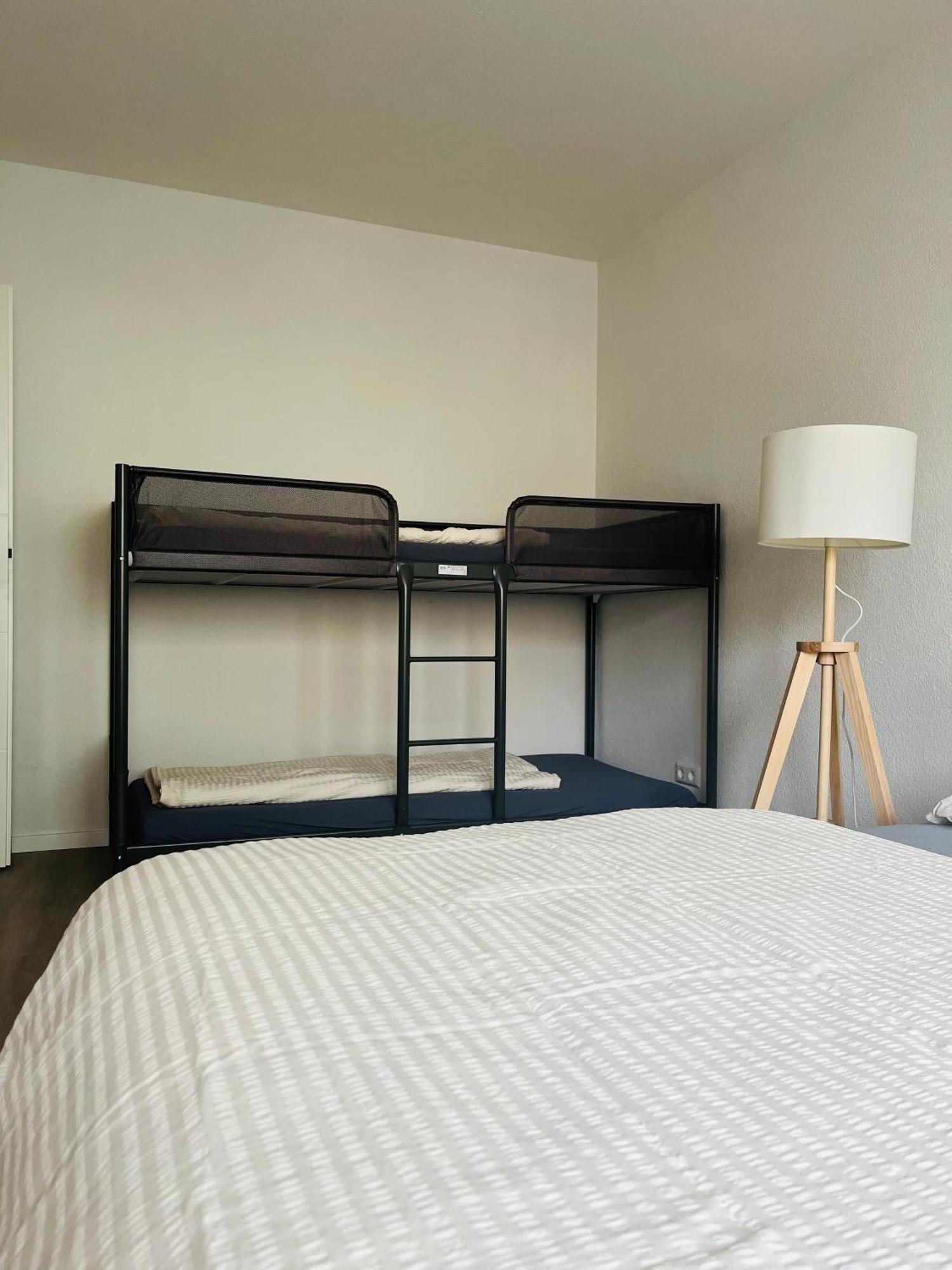 Black Forest City Apartment Mit Kostenlosem Parkplatz Freiburg im Breisgau Exterior foto