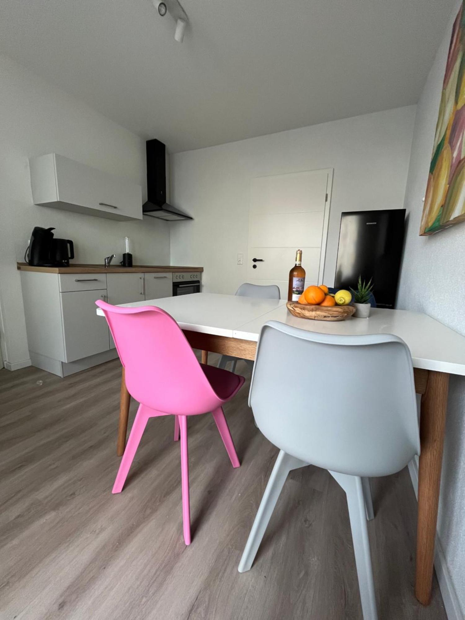 Black Forest City Apartment Mit Kostenlosem Parkplatz Freiburg im Breisgau Exterior foto